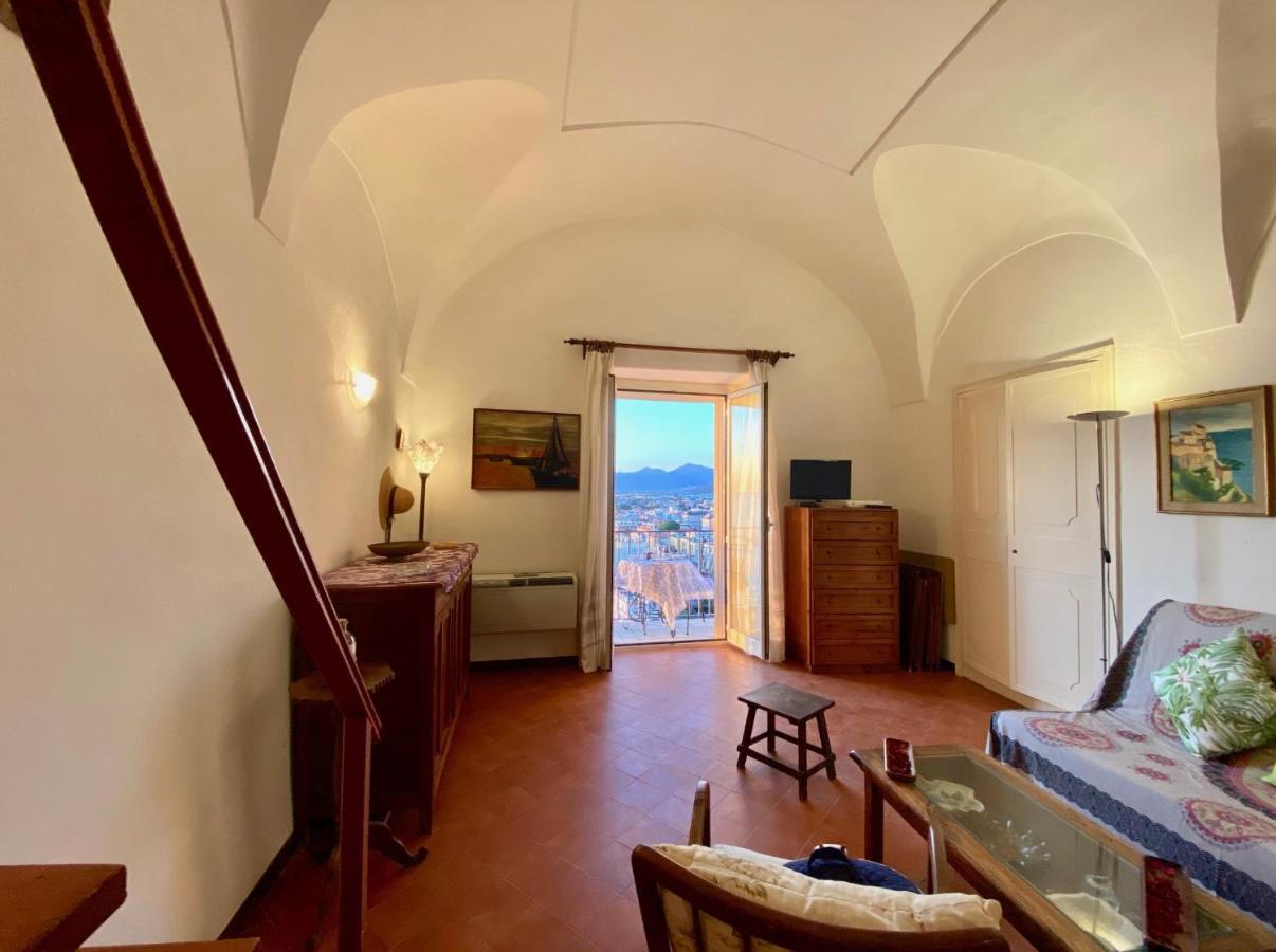 Holidaycasa Romano - Vacanza Nel Cuore Di Sperlonga Exterior photo